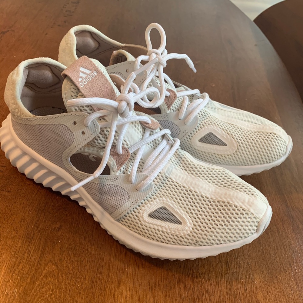 Adidas Bounce sneakers